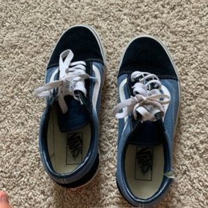 Blue/black low-rise vans